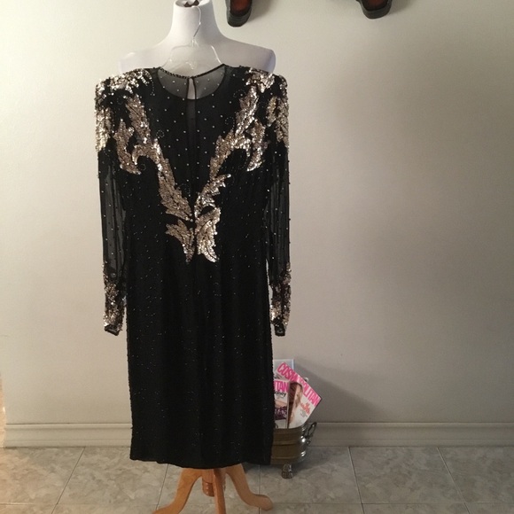 HOST PICK- NITE LINE GOLD/BLACK SEXY SEQUIN DRESS/ IT HAS SHOULDER PADS-SIZE 6 - Picture 5 of 12